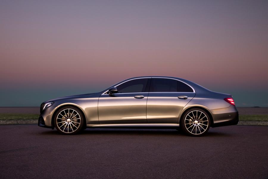  Mercedes-Benz E220 d AMG Line 2016 года  (AU) (фото 12 из 19)